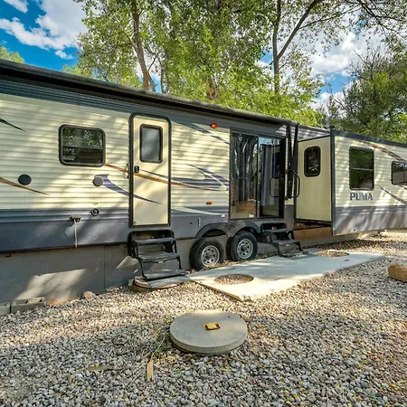 Red Rock Puma - Glamping Bbq Fire Pit Hotel